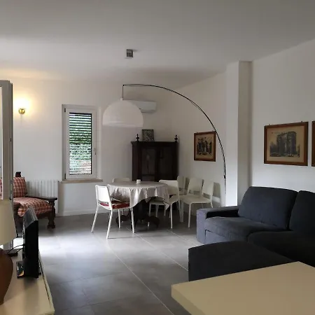 Lauretum In Apartment *